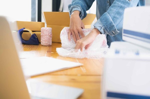 Comment gérer les enjeux juridiques du commerce électronique mobile en entreprise ?